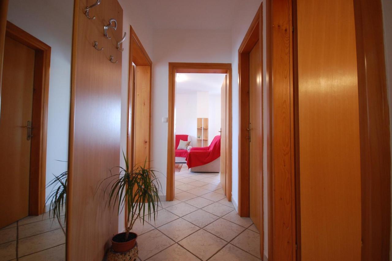 Apartments Novak By El-Pi Tours Malinska Esterno foto