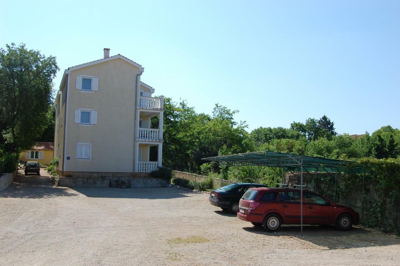 Apartments Novak By El-Pi Tours Malinska Esterno foto